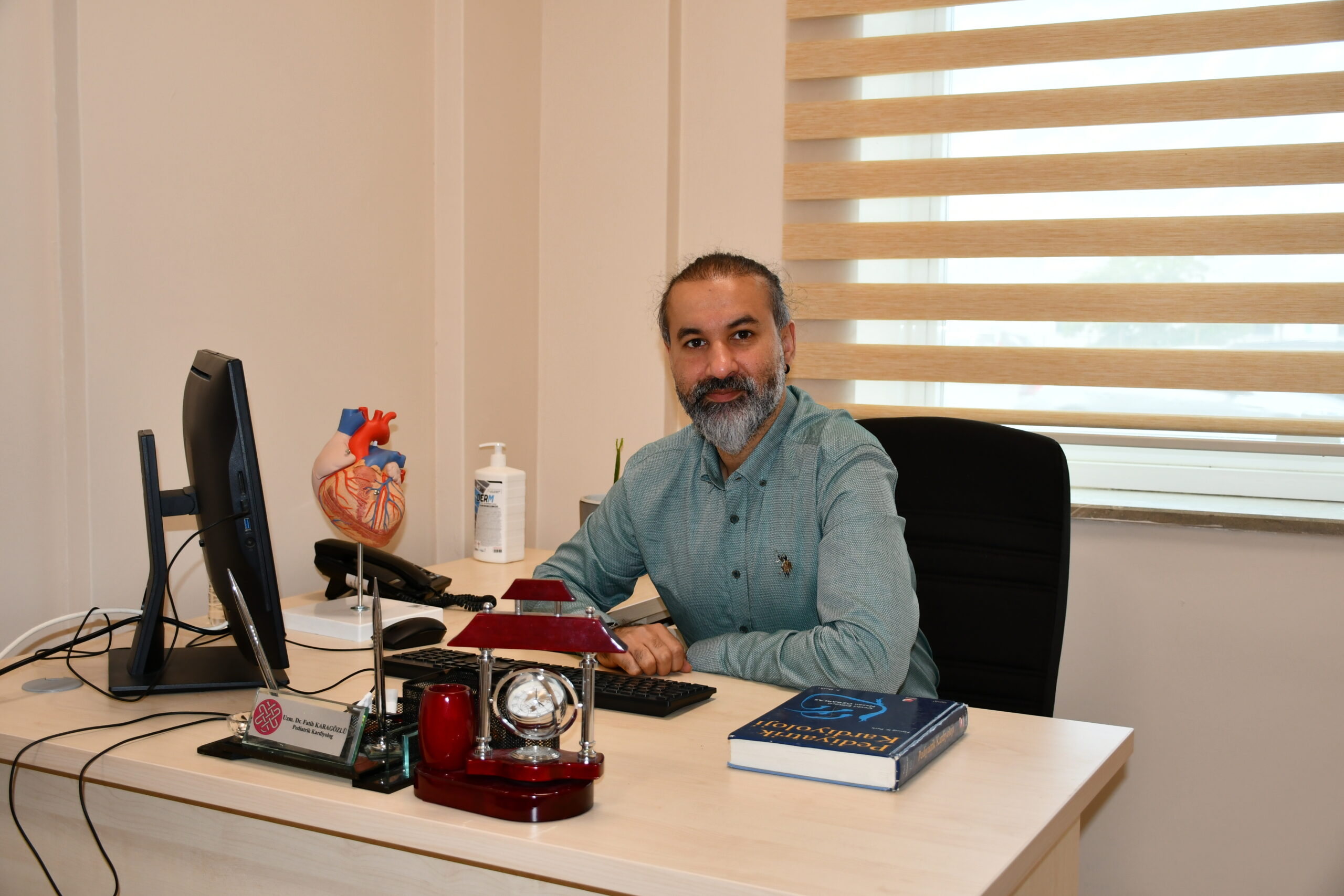 Düzce Üniversitesi Hastanesi’ne Yeni Uzman: Dr. Öğr. Üyesi Fatih Karagözlü Göreve Başladı