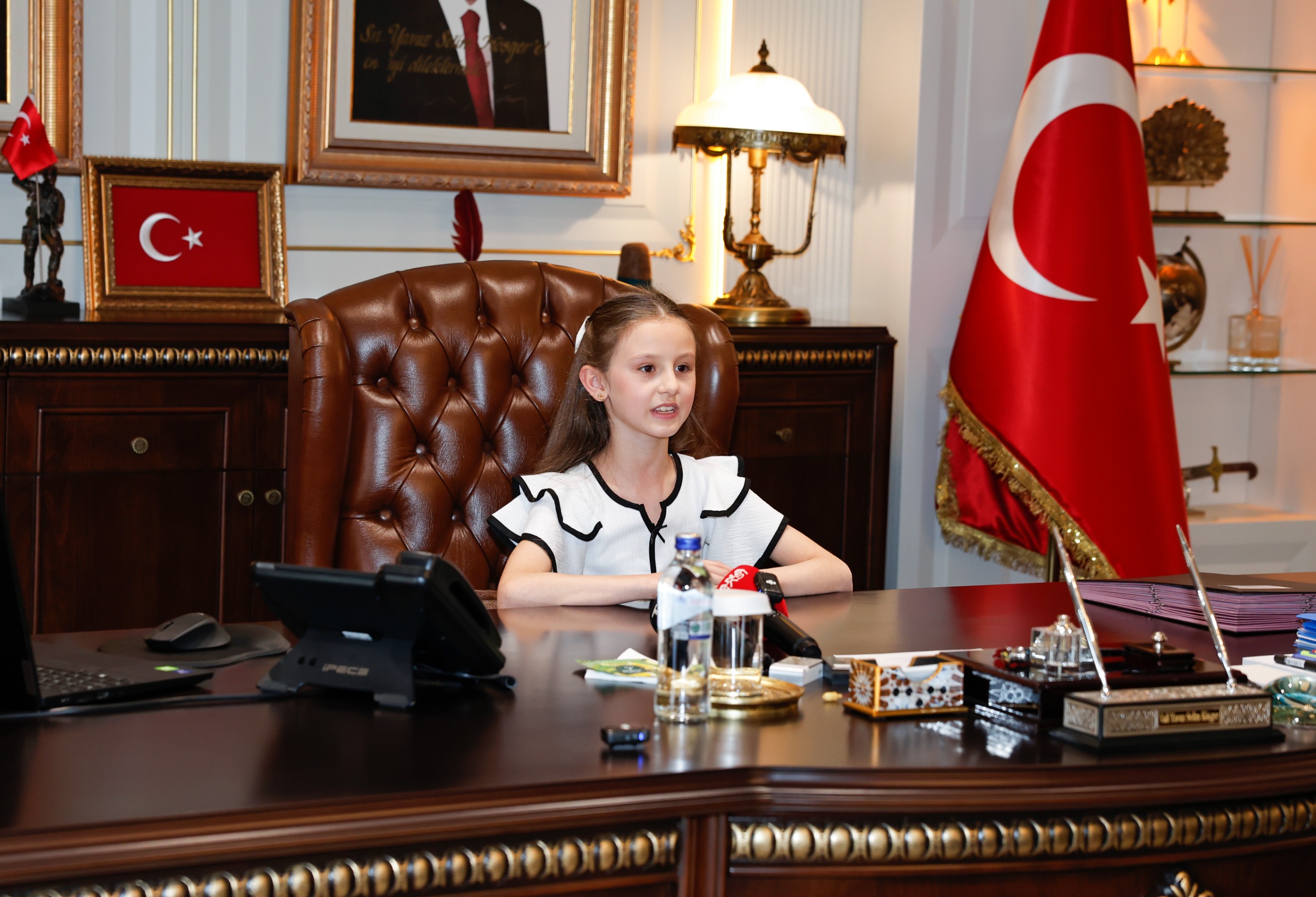 Vali Köşger, 23 Nisan’da Koltuğunu Minik Vali Nurcan Erva Aydın’a Devretti