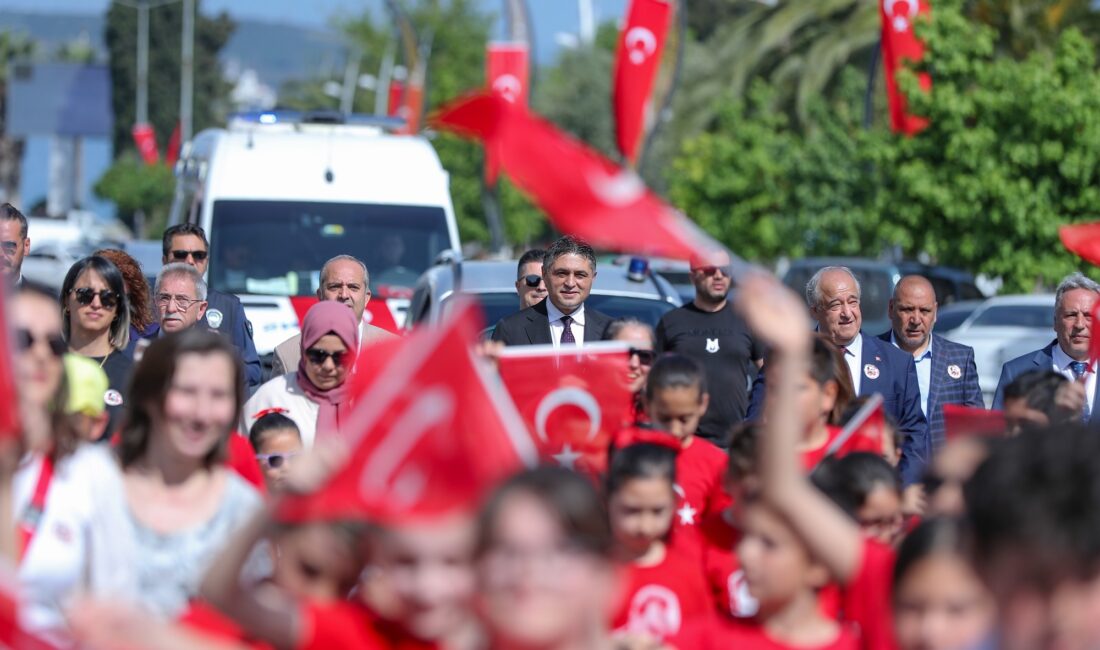 Resmî Törenle Başlayan Bayram,