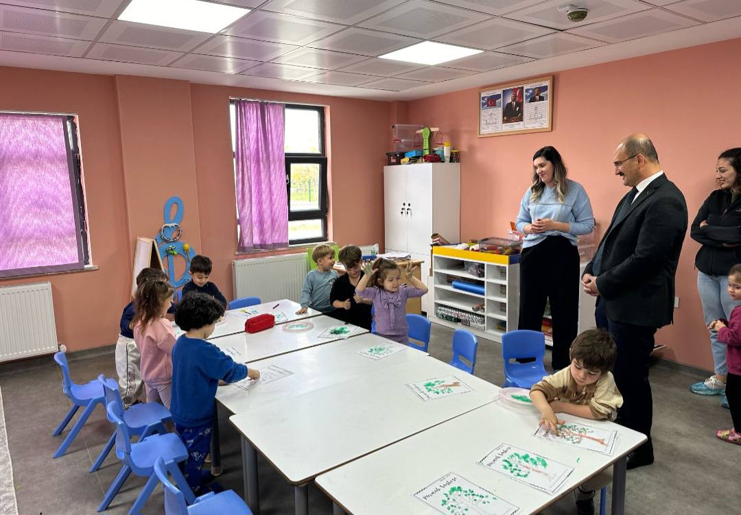 Gelibolu Kaymakamı Abacı’dan Türkiye Odalar ve Borsalar Birliği Anaokuluna ziyaret