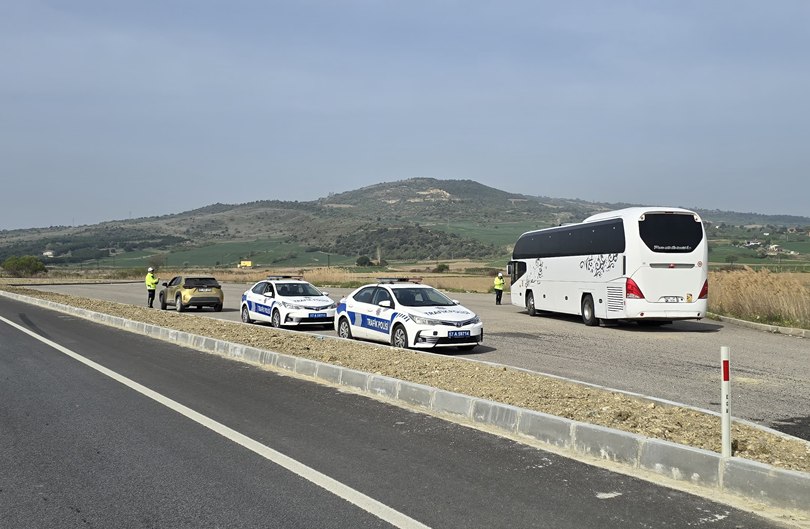 Gelibolu Bölge Trafik Ekiplerinden Hız İhlali Yapan Araçlara Denetim