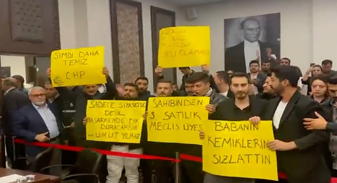 Şehitkamil Belediye Meclisi’nde Gerginlik: Oturum ertelendi!