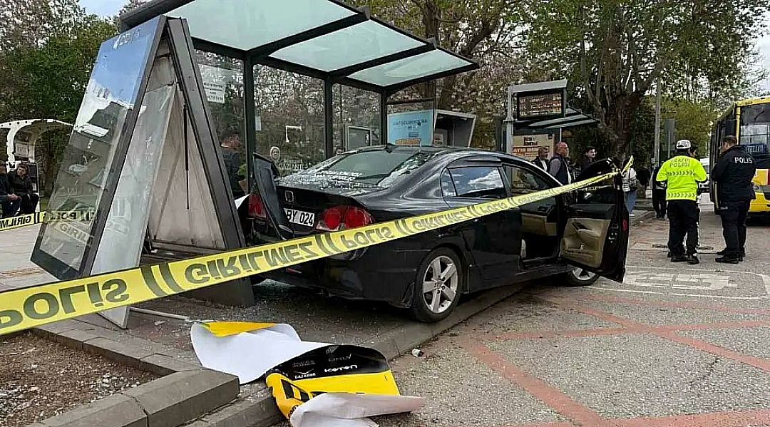 Gaziantep Şehitkamil’de Korkunç Kaza: Otobüs Durağında Bekleyenler Yaralandı!