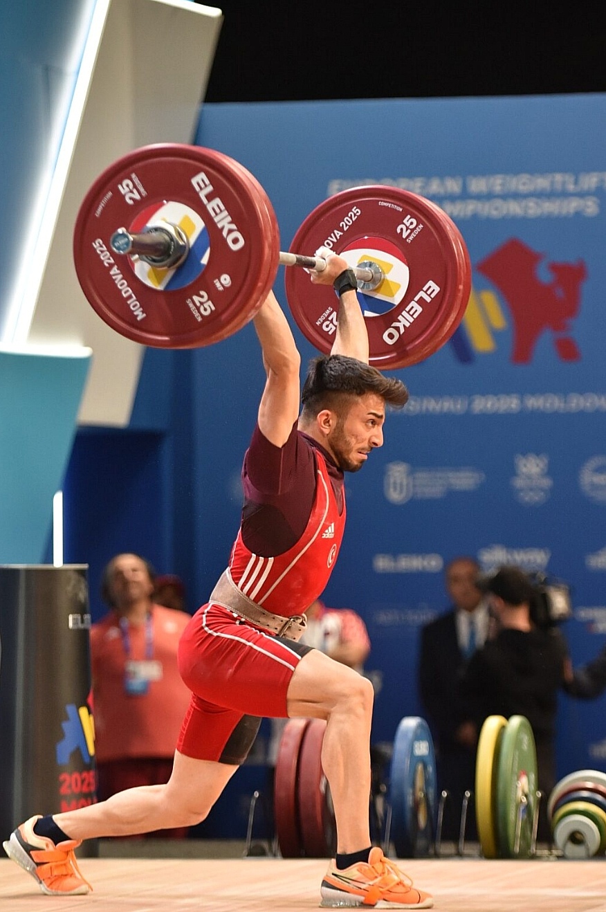 Gaziantep Üniversitesi Avrupa’da Zirvede: Halterde Altın Madalya Sevinci!