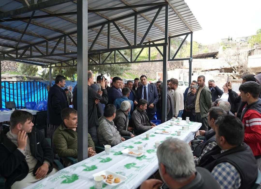 Şehitkamil Belediye Başkanı Umut Yılmaz, Mahalle Ziyaretlerinde Projelerini Açıkladı: “Gönül Kazanırken İhtiyaçları Dinliyoruz”