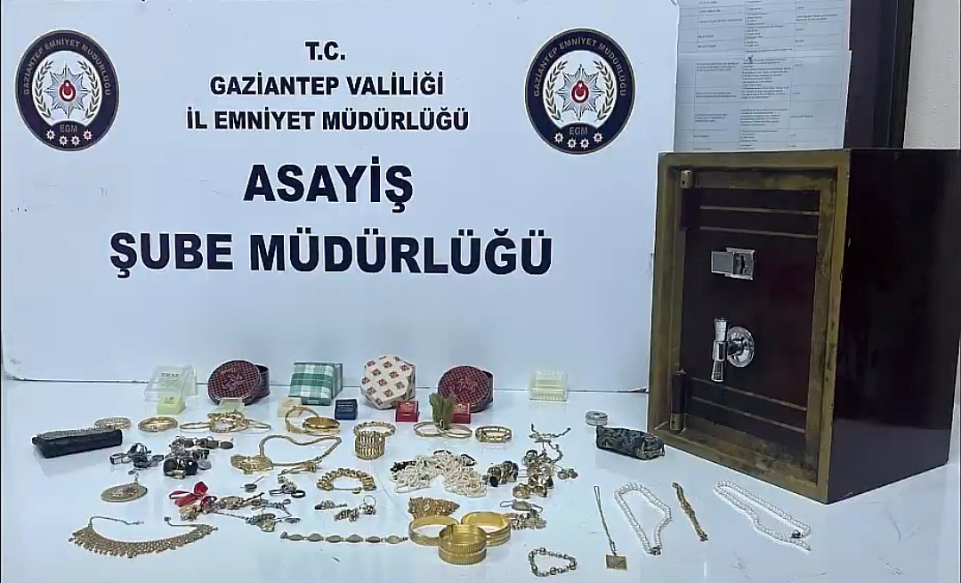 Görme Engelli Yaşlı Adamın 5 Milyonluk Ziynetini Yeğeni Çaldı!