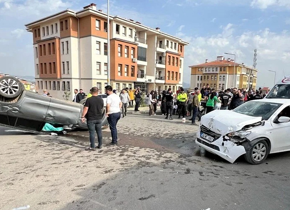 Nurdağı’nda Korkutan Kaza: Takla Atan Otomobilde 6’sı Çocuk 9 Yaralı