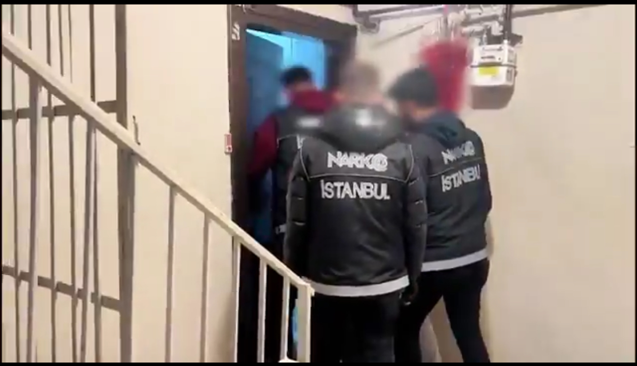 Başakşehir’de 880 Kilo Uyuşturucu Ele Geçirildi: 7 Zehir Taciri Yakalandı