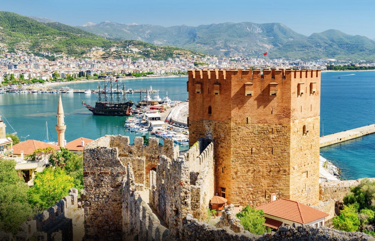 Alanya’nın Simgesi Kızıl Kule: Tarihi Savunma Yapısından Etnografya Müzesine