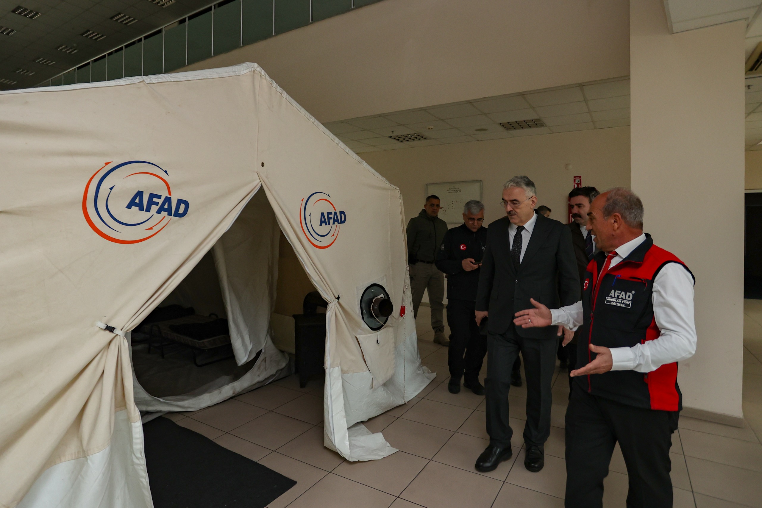 Bursa Valisi Erol Ayyıldız’dan AFAD’a Ziyaret