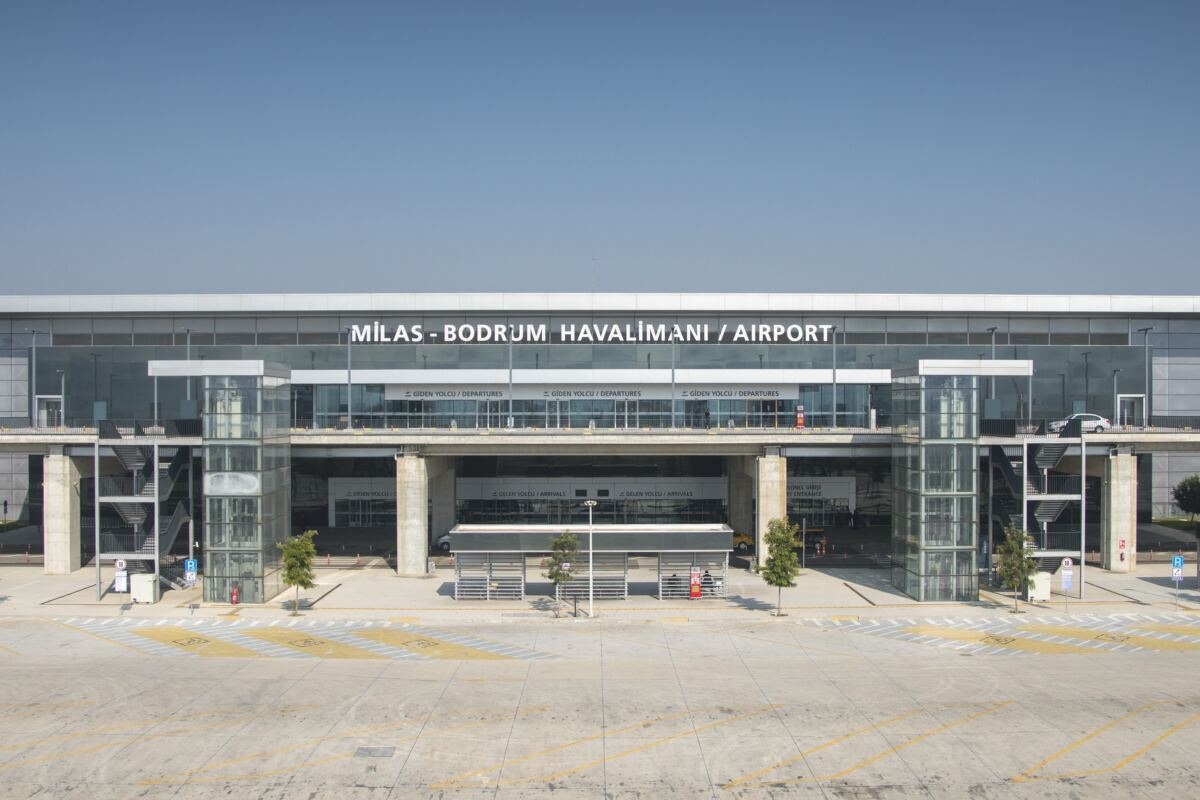 Milas-Bodrum Havalimanı Yaz Sezonunu Açtı: İlk Dış Hat Seferleri Geldi