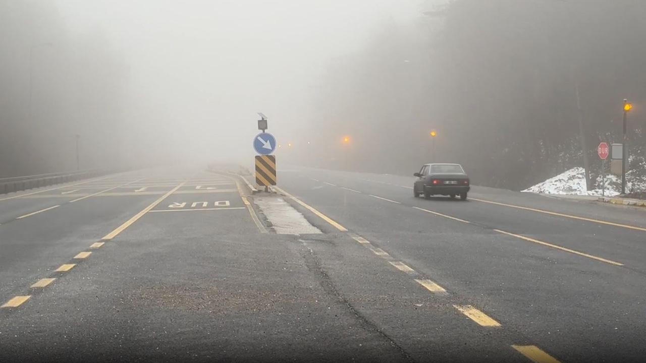 Bolu Dağı’nda Kar ve Sis Etkili Oldu: Sürücüler Zor Anlar Yaşadı