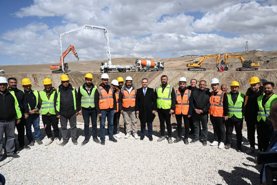 Bakan Kacır’dan Van’a 6 Milyar Liralık Yatırım Müjdesi: 13 Bin Kişiye Yeni İstihdam