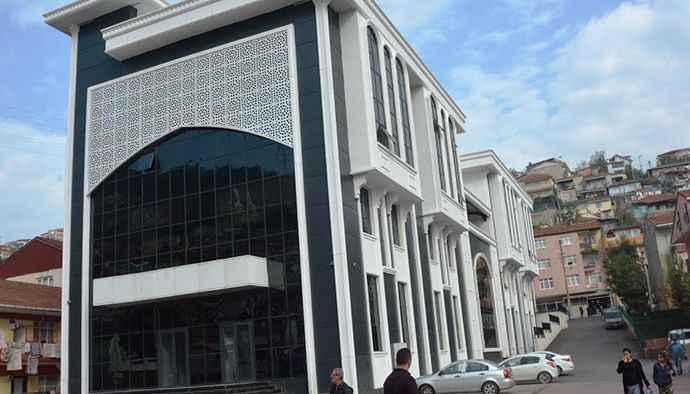 Yenidoğan’da Sokak Düğünleri Vatandaşı İsyan Ettirdi