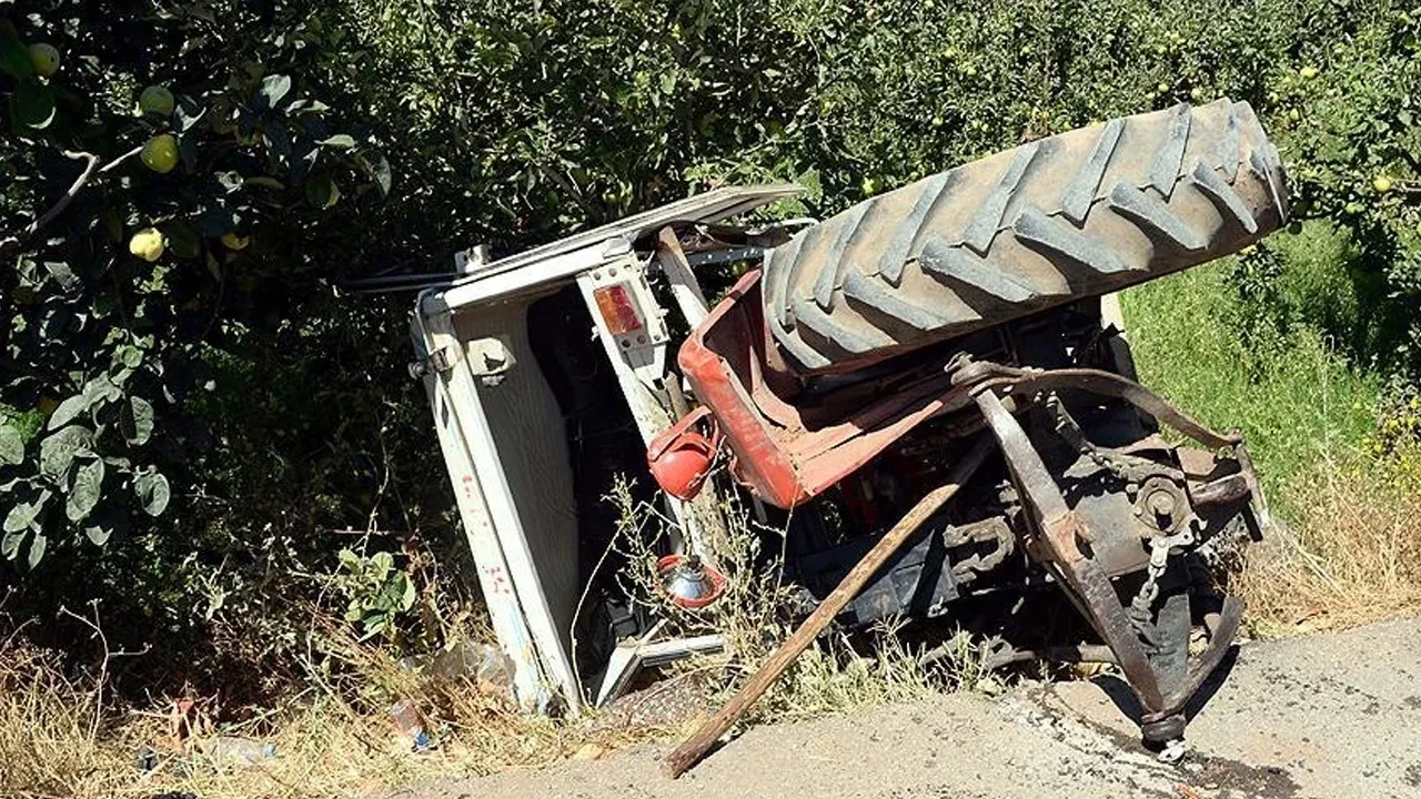 Traktörün Altında Kalan Çocuk Hayatını Kaybetti!