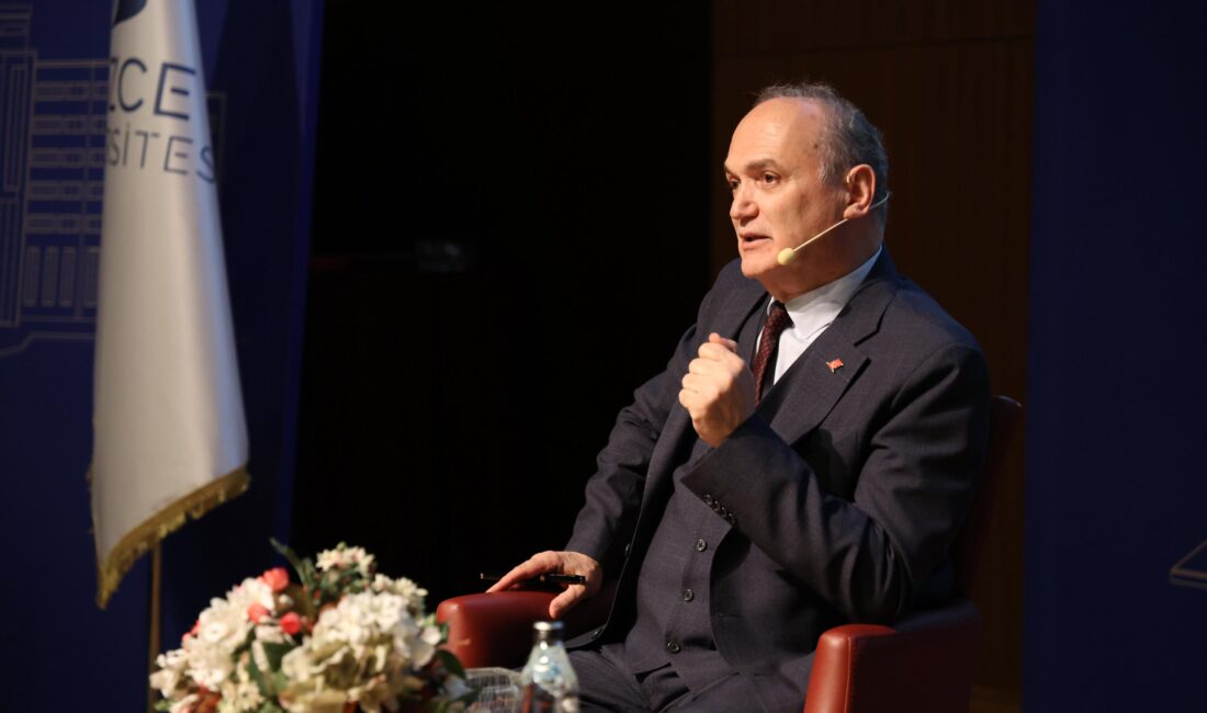 Düzce Belediye Başkanı Dr. Faruk Özlü, Düzce Üniversitesi Öğrencileriyle Buluştu Düzce Üniversitesi’nde gerçekleştirilen programda