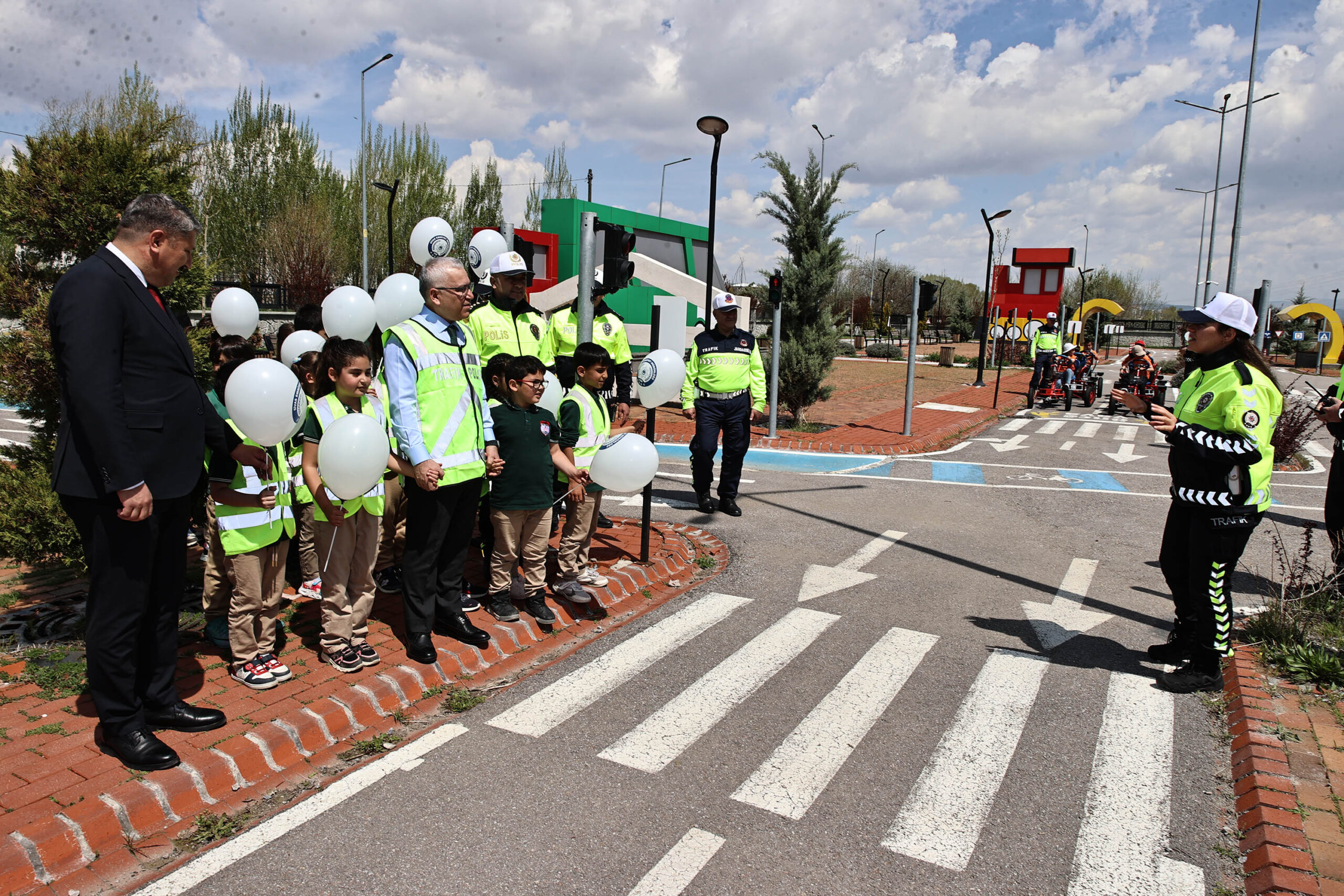 Sivas’ta Trafik Haftasında Farkındalık Etkinlikleri: “Bir Kural, Bir Ömür”