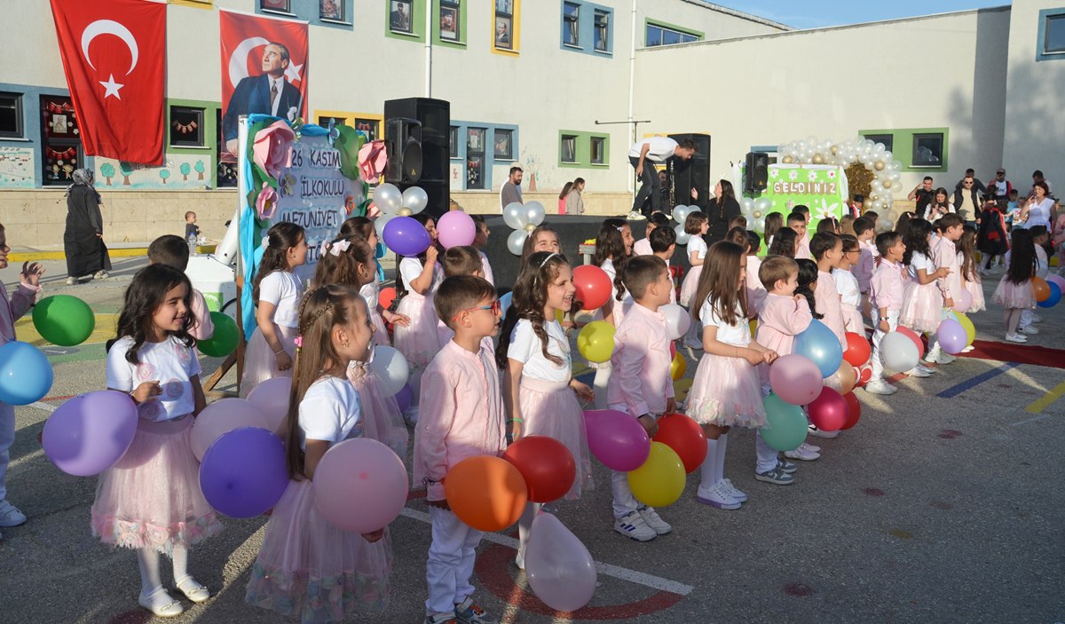 Gelibolu 26 Kasım İlkokulunda 158 Öğrenci Mezuniyet Heyecanı Yaşadı