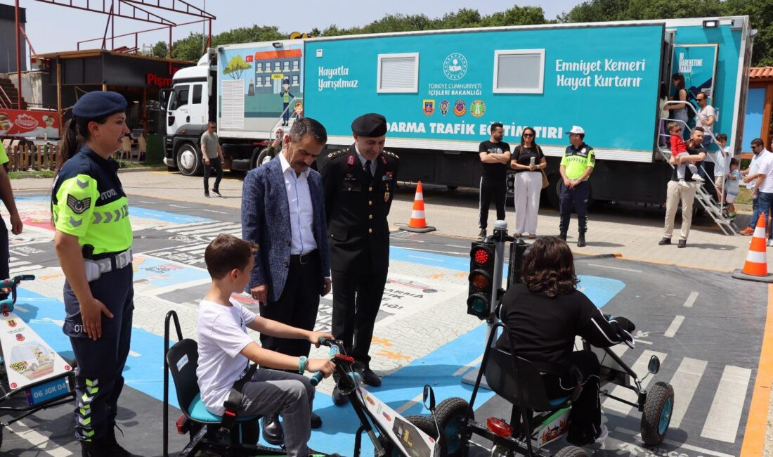 Vali Aktaş Trafik Eğitim TIR’ı incelemde bulundu Hüseyin POLATTİMUR – TEKHA/KOCAELİ