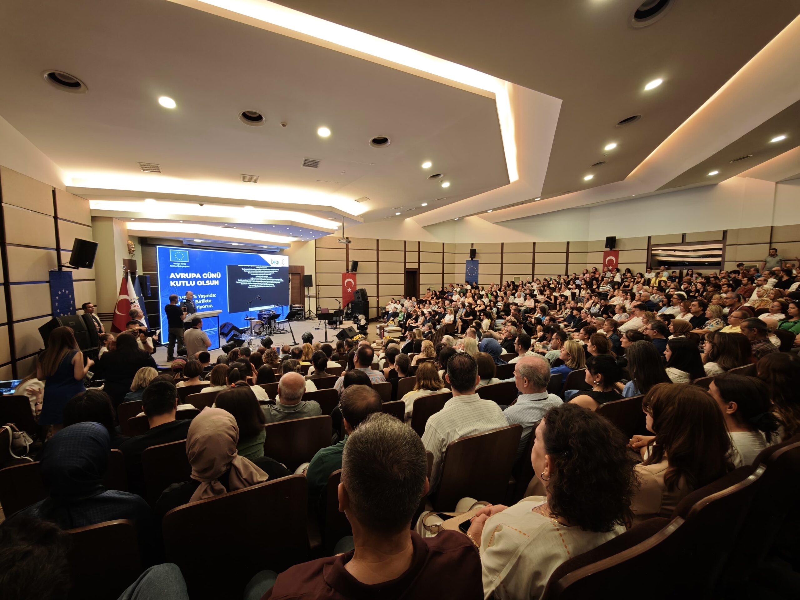 Avrupa Günü Gaziantep’te Cazla Kutlandı: GTO’da Sibel Köse ve Kamil Erdem Rüzgarı Esti!