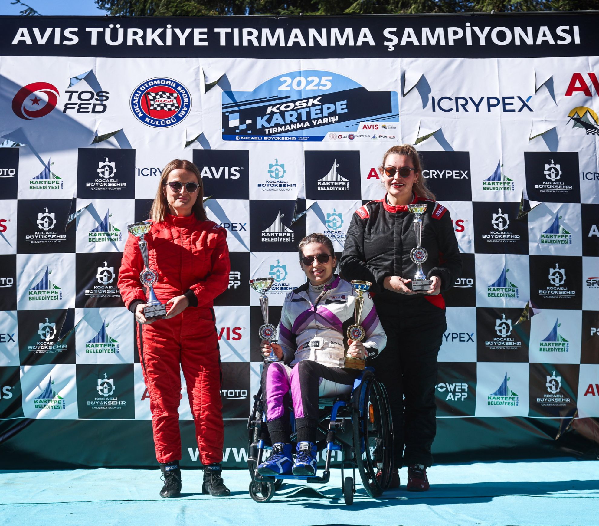 Engelleri Aşan Başarı: Ralli Pilotu Kübra Denizci Keskin, Kartepe’de 3 Kupa Kazandı