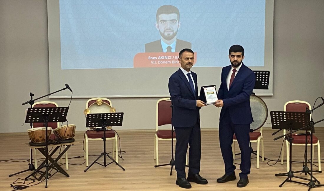 Vali İlhami Aktaş, Kocaeli Dini Yüksek İhtisas Merkezi Mezuniyet Programına Katıldı Kocaeli Dini Yüksek İhtisas