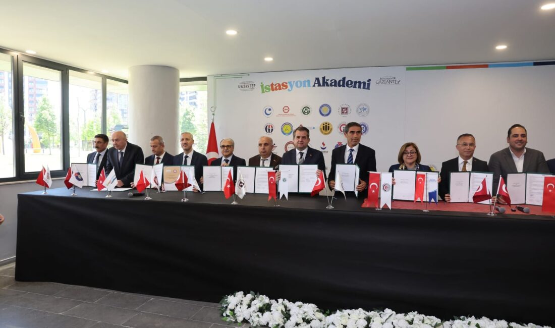 Gaziantep Akademiyle El Ele: Kalkınmaya Bilimsel Destek ABDULLAH SOLMAZ- TEKHA/GAZİANTEP 18 üniversiteyle iş birliği protokolü imzalandı, Gaziantep