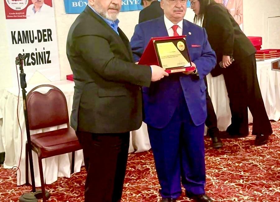 Kamu Görevlileri ve Çalışanları