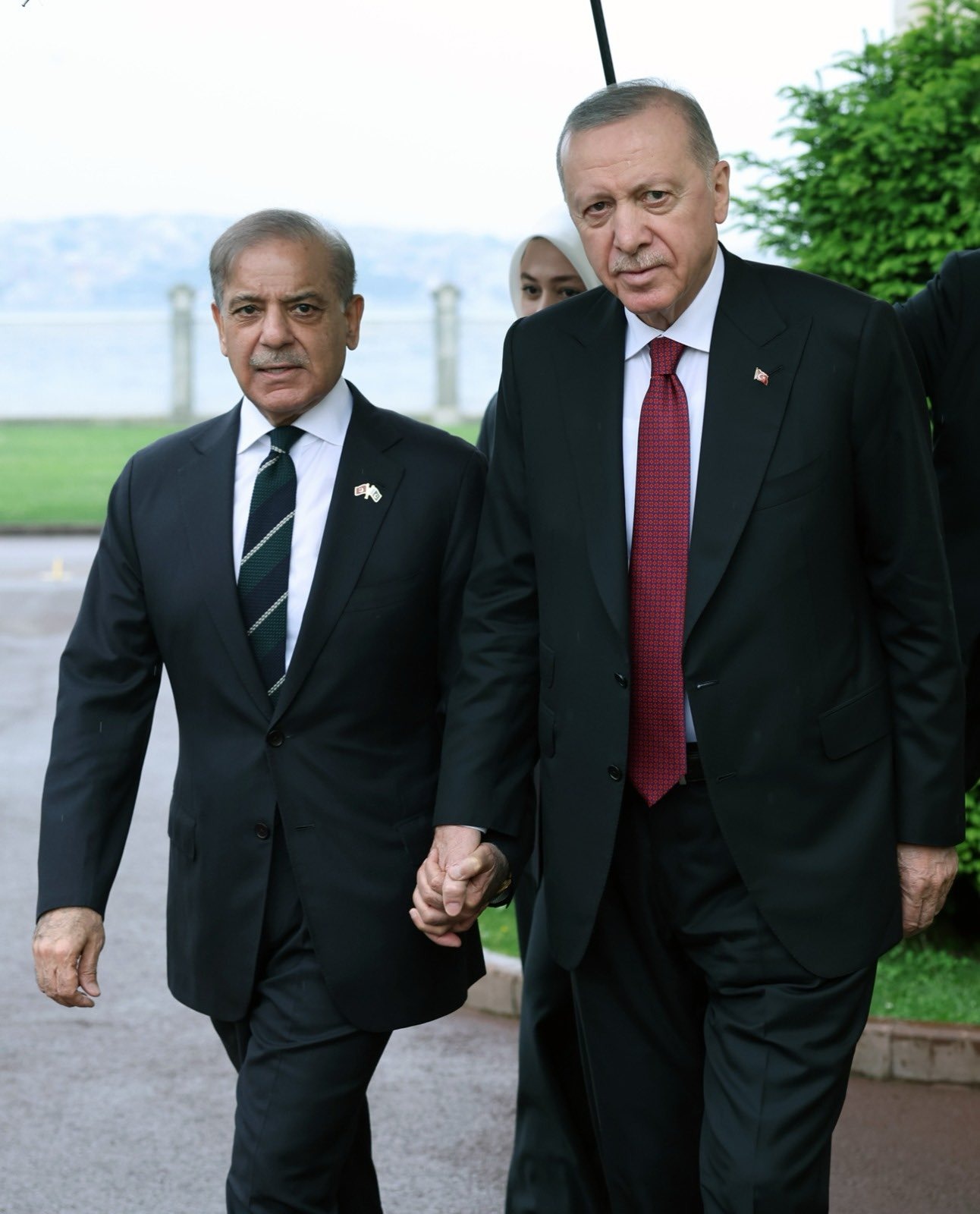 Cumhurbaşkanı Erdoğan, Pakistan Başbakanı Şahbaz Şerif’i İstanbul’da Ağırladı