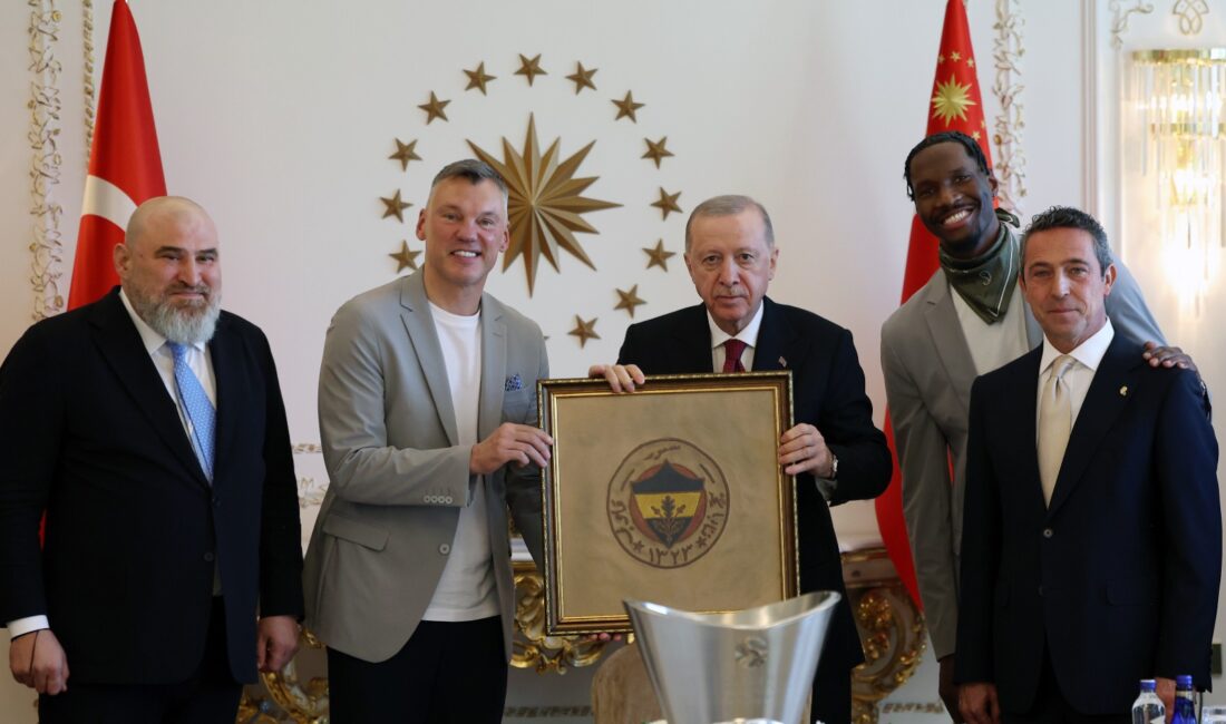 Cumhurbaşkanı Erdoğan’dan Fenerbahçe Beko’ya Tebrik: “Avrupa’nın Zirvesindesiniz” Cumhurbaşkanı Recep Tayyip Erdoğan,