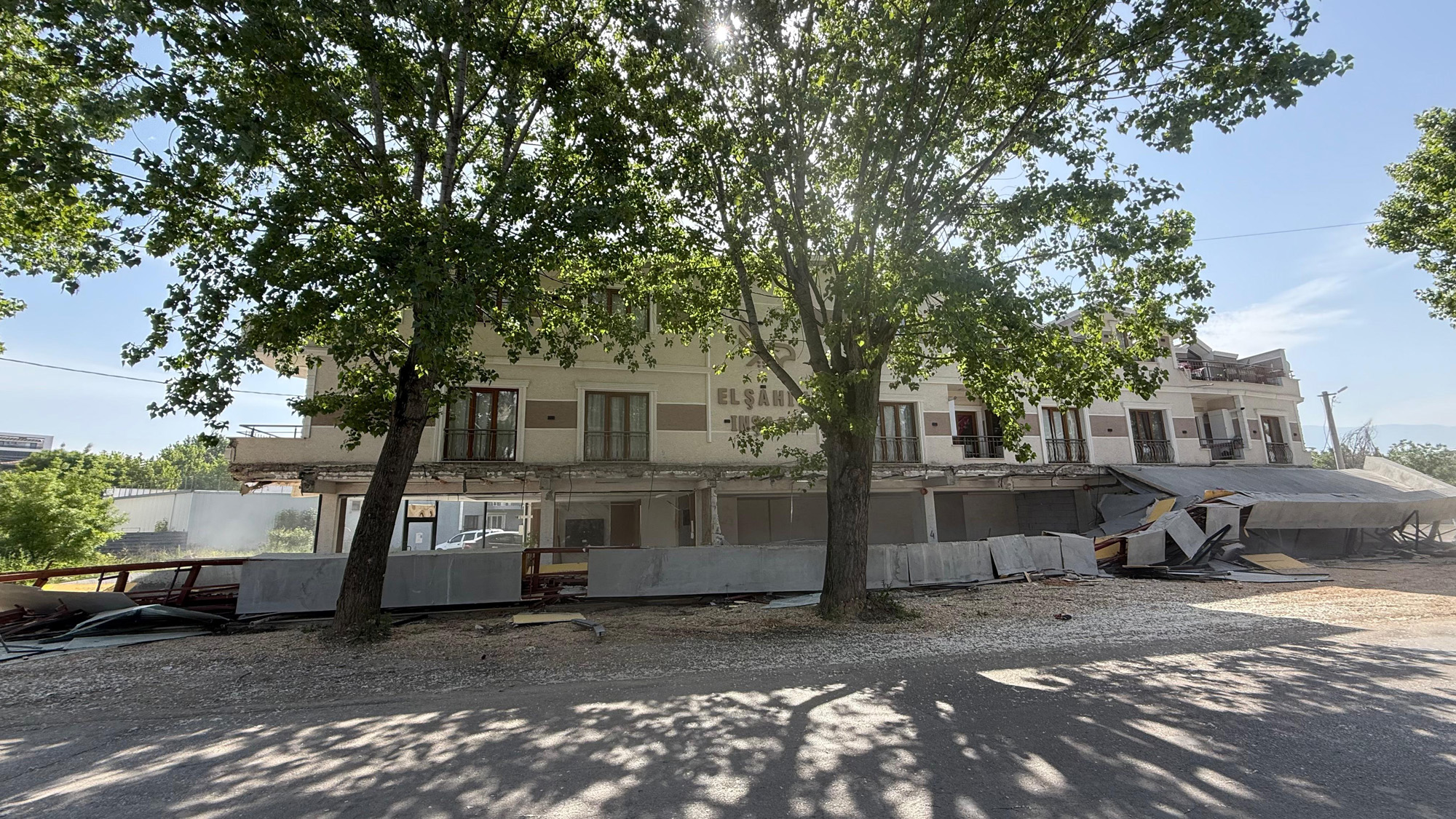 Osmangazi Belediyesi’nden Kaçak Yapıya Geçit Yok: Yunuseli’de Aykırı Bölüm Yıkıldı