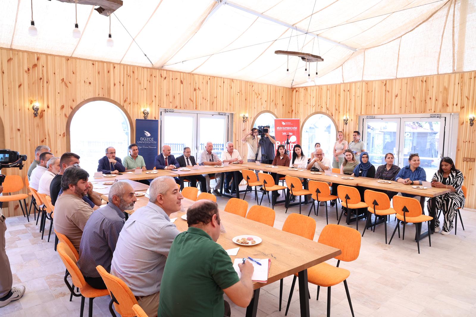 Düzce Üniversitesi’nden Bilim Kafe: “Aşırı Sıcaklar Size Zarar Veriyor Olabilir mi?”