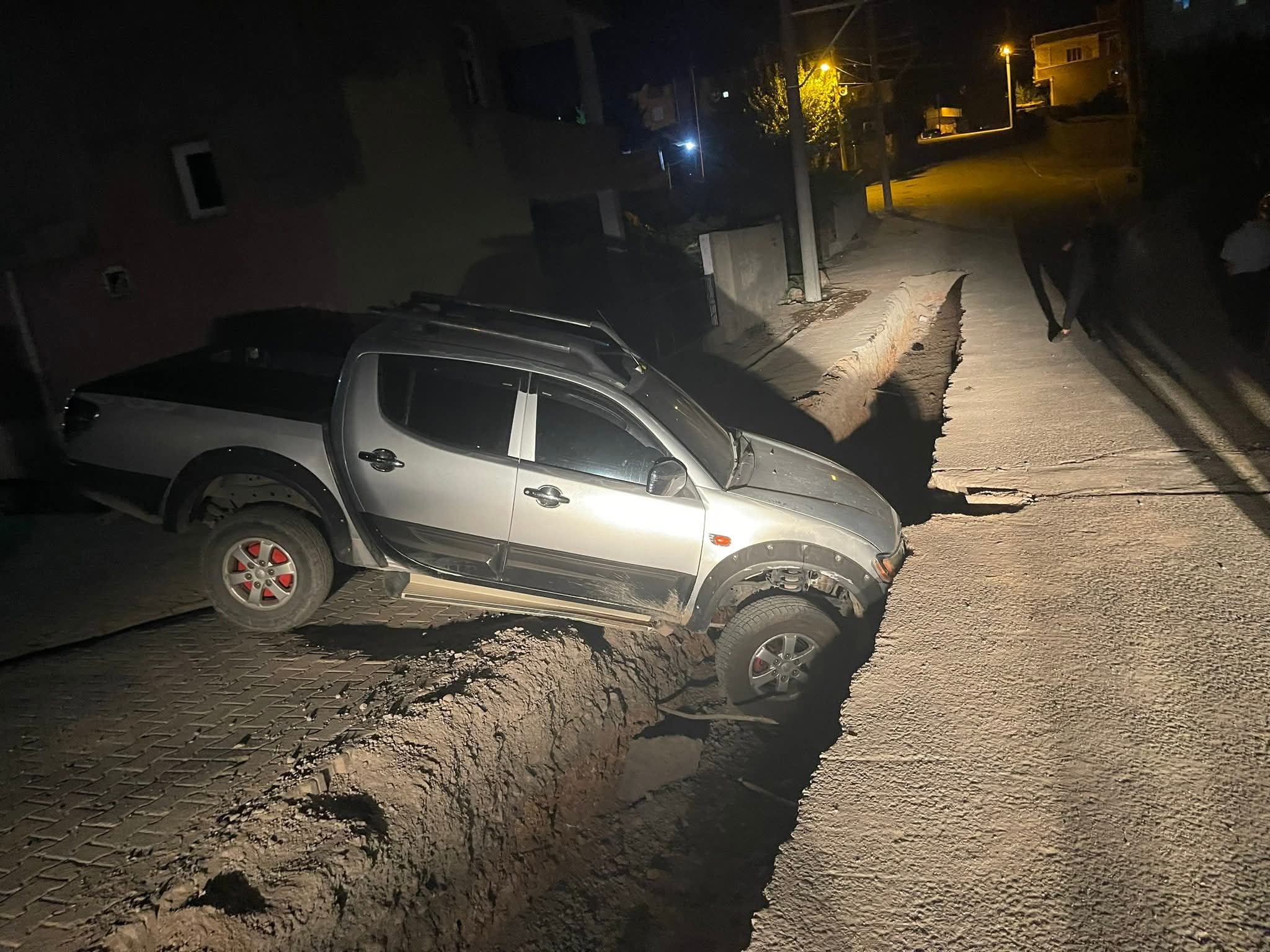 Silopi’de Yollar “Hendek”e Döndü, Vatandaşlardan Tepki