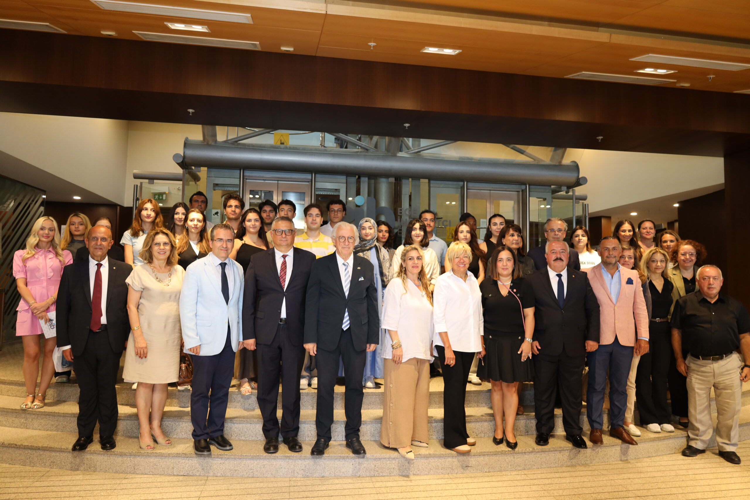 Türkiye’nin Yeni Ticaret Elçileri İzmir’de Yetişiyor