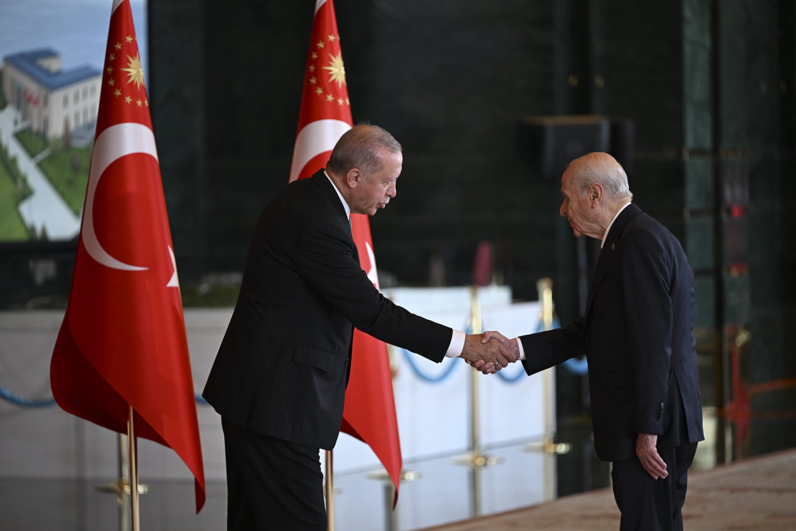 Bahçeli’den Cumhurbaşkanı Erdoğan’a 30 Ağustos Tebriği