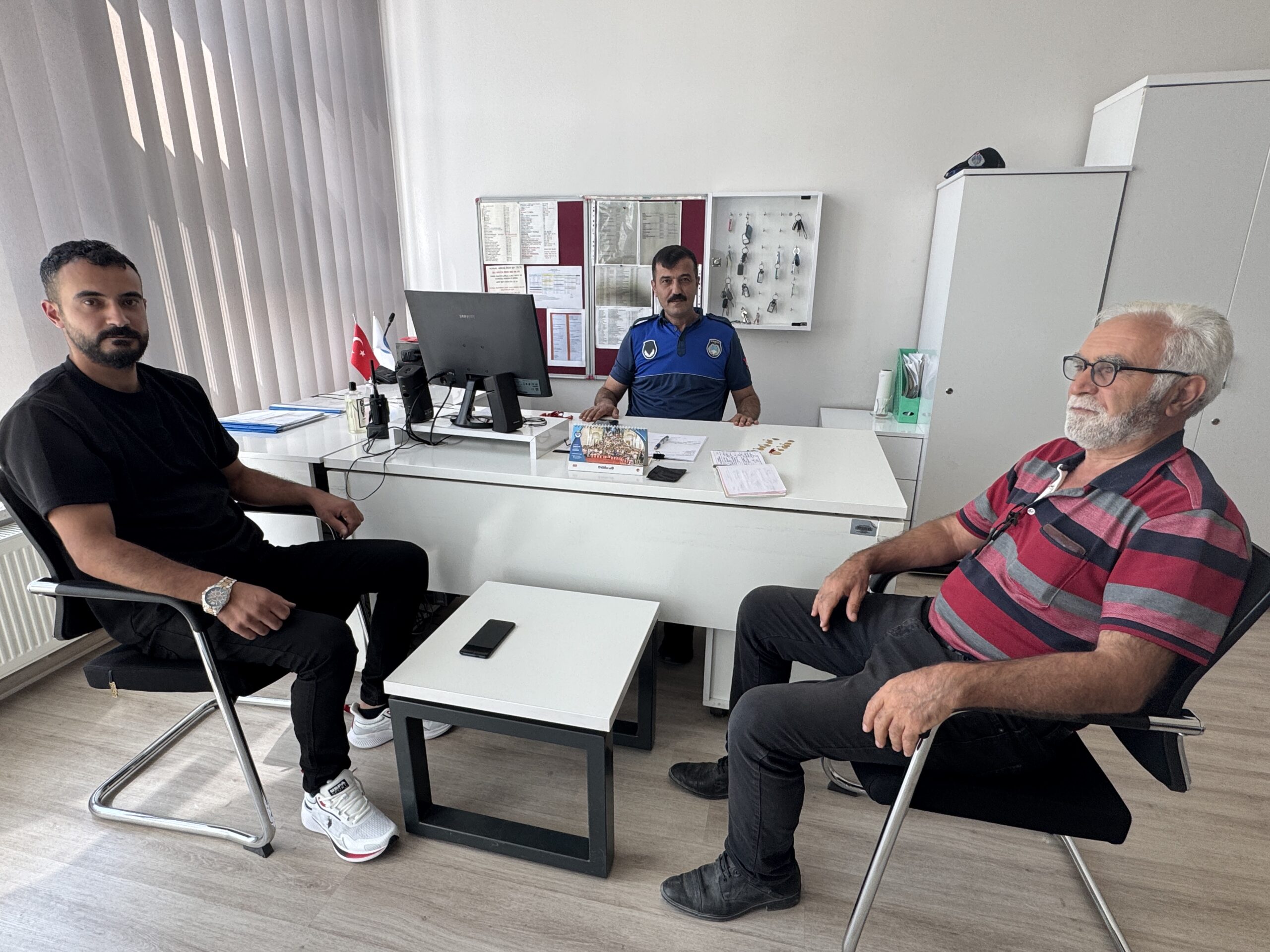 Çorum’da Örnek Davranış: Bulduğu Altınları Zabıta Aracılığıyla Sahibine Teslim Etti