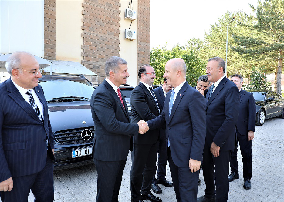 YÖK Başkanı Prof. Dr. Özvar, Bölge Üniversite Rektörleri ile Ahlat’ta Bir Araya Geldi