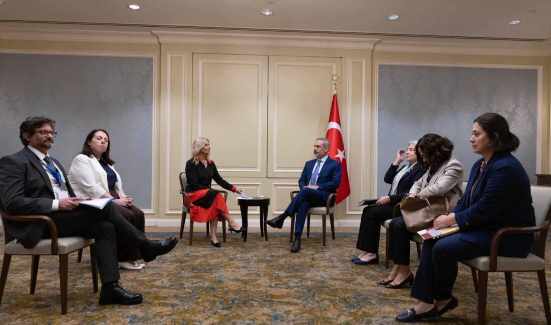 Hakan Fidan, İrlanda’da Dostluk Grubu Üyeleriyle Bir Araya Geldi İRLANDA / TEKHA Dışişleri