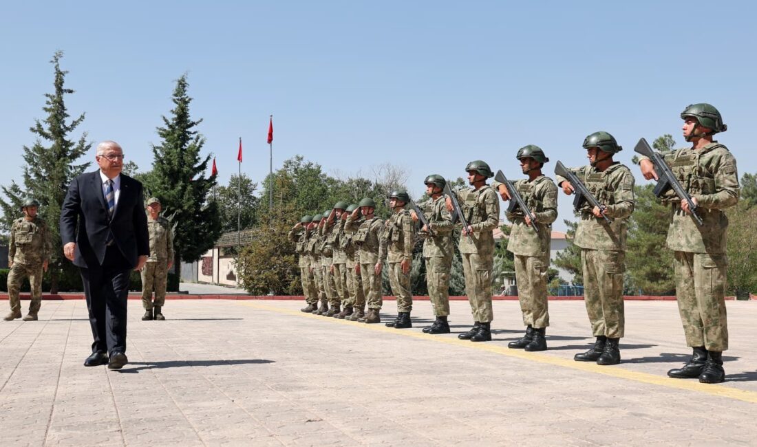 Milli Savunma Bakanı Yaşar