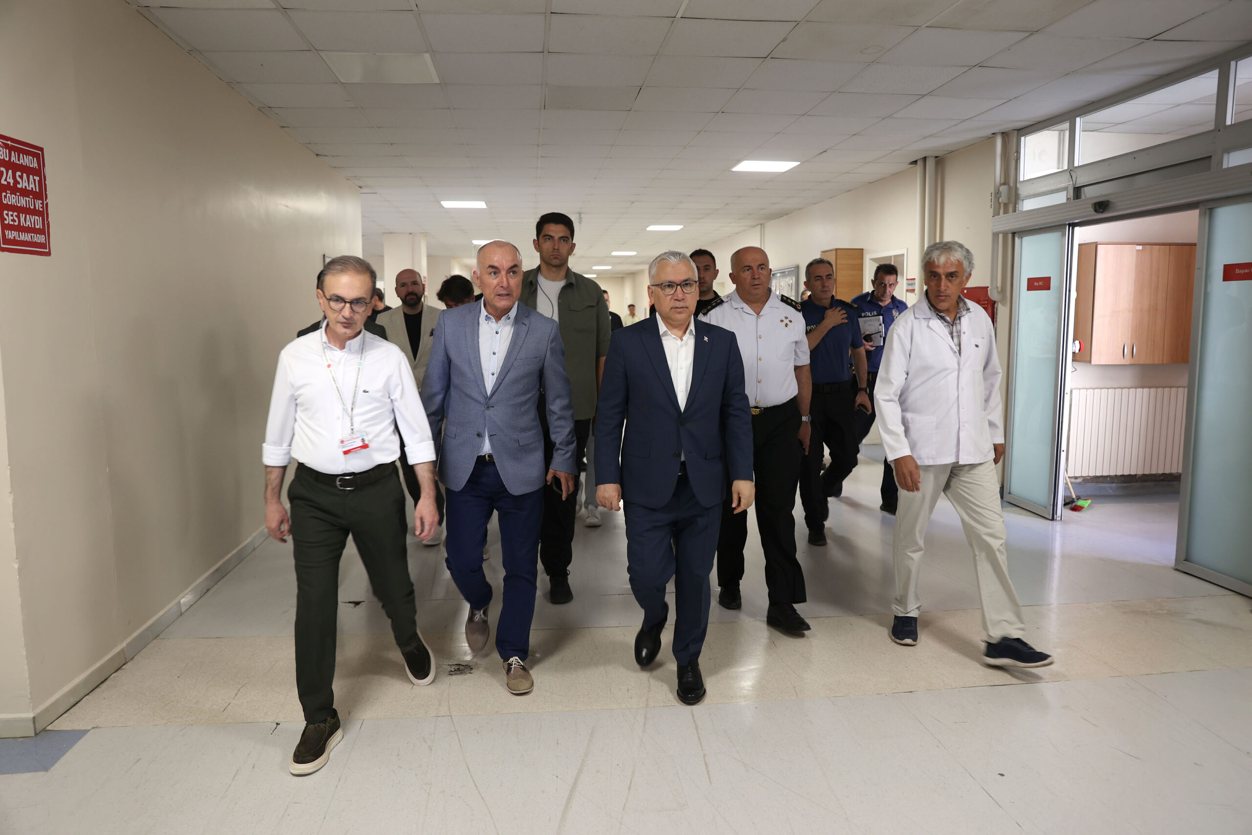 Vali Şimşek’ten Kazazedelere Hastane Ziyareti: “Acil Şifalar Diliyoruz”