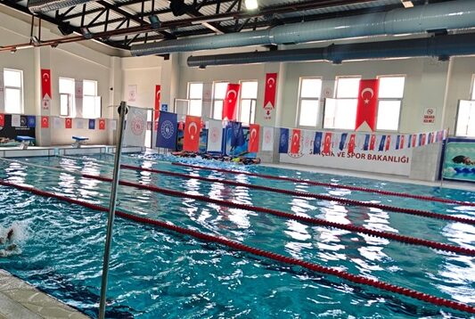 Gençlik ve Spor Bakanı Osman Aşkın Bak, Çınar’daki Yüzme Havuzu ve Gençlik Merkezinin Açılışını Gerçekleştirdi Gençlik ve Spor Bakanı