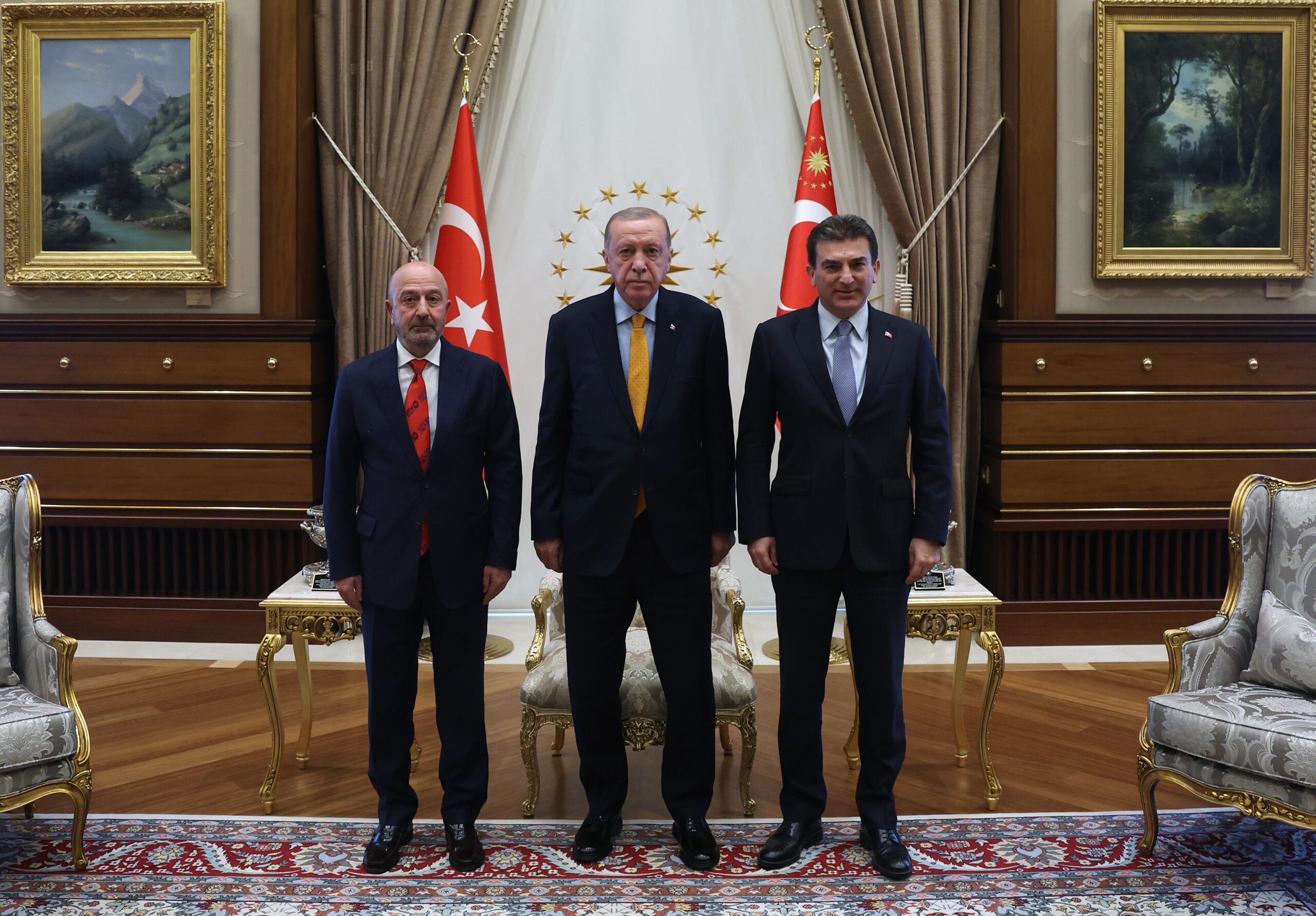 Cumhurbaşkanı Erdoğan, OYAK Yönetim Kurulu Başkanı ve Genel Müdürü’nü Kabul Etti