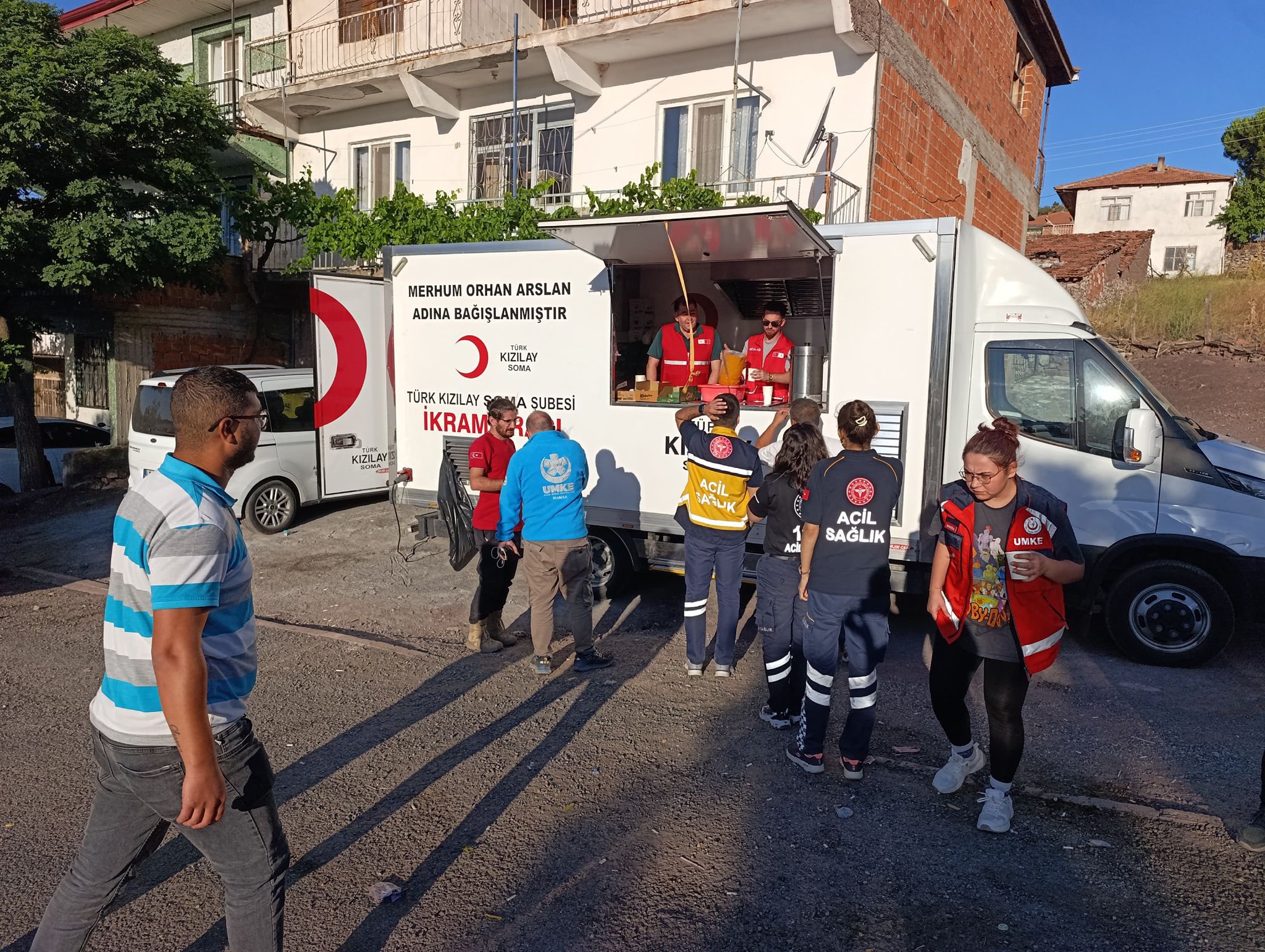 Türk Kızılay, Orman Yangınlarına Karşı Hızla Sahada: 1 Milyon 881 Bin Gıda ve İçecek Dağıtıldı