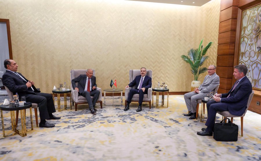 Hakan Fidan, Arap Ligi Genel Sekreteri ile Kahire’de Görüştü