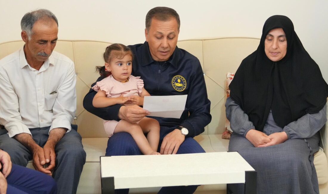 İçişleri Bakanı Ali Yerlikaya, Erzurum’da Şehit Ailesini Ziyaret Etti ERZURUM / TEKHA İçişleri
