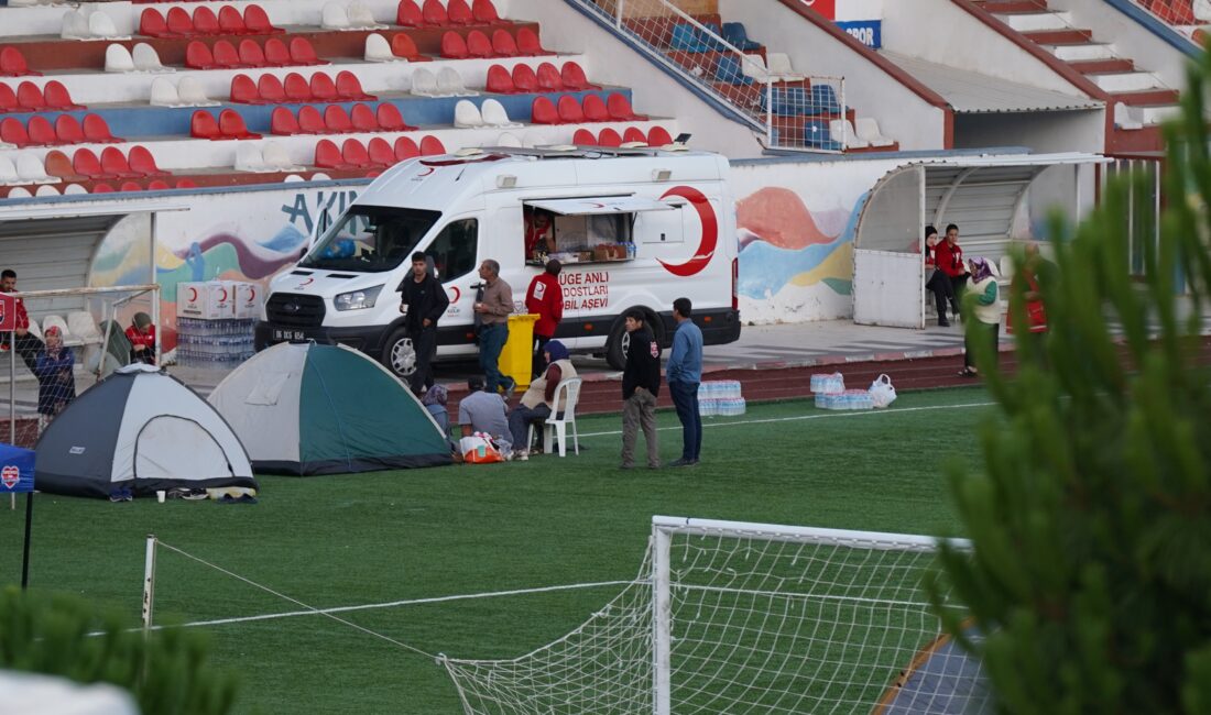 Türk Kızılay Sındırgı’da Depremzedelere Beslenme Desteğini Sürdürüyor SÜMEYYENUR ALP – TEKHA