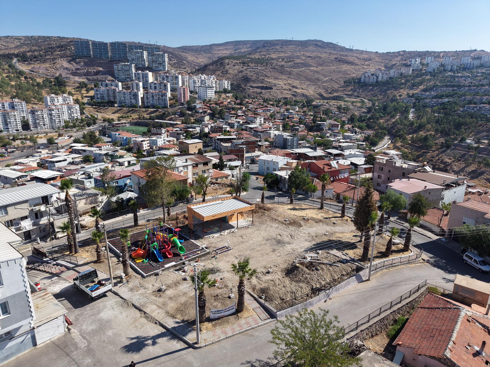 Çiğli’de Yol ve Park Çalışmaları Hız Kesmeden Sürüyor