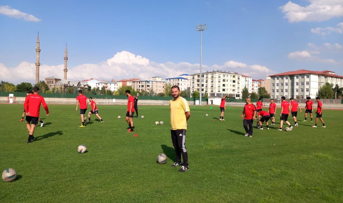 Kars 36 Spor, Emir Barlas Koordinesinde İlk Antrenmanına Çıktı CEM DAŞDELEN- KARS /