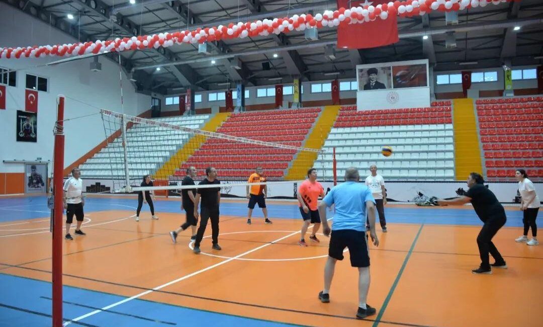 Aileler Sahaya İndi! Spor ve Eğlence Bir Aradaydı CEM DAŞDELEN- KARS /