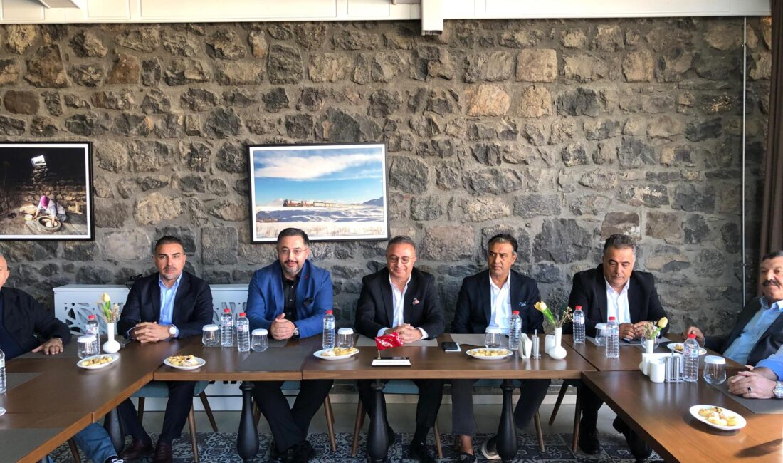 Gazi Kars Vakfı Kars’ta Tanıtıldı CEM DAŞDELEN- KARS /